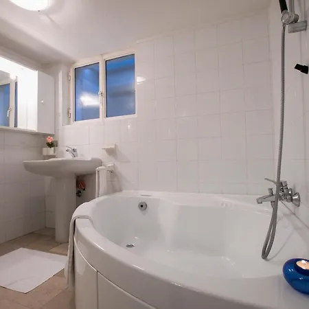 Due Laghi Apartment Brezzo